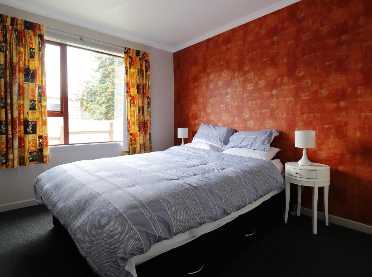 Mokonui Cottage - Te Anau Holiday Home المظهر الخارجي الصورة